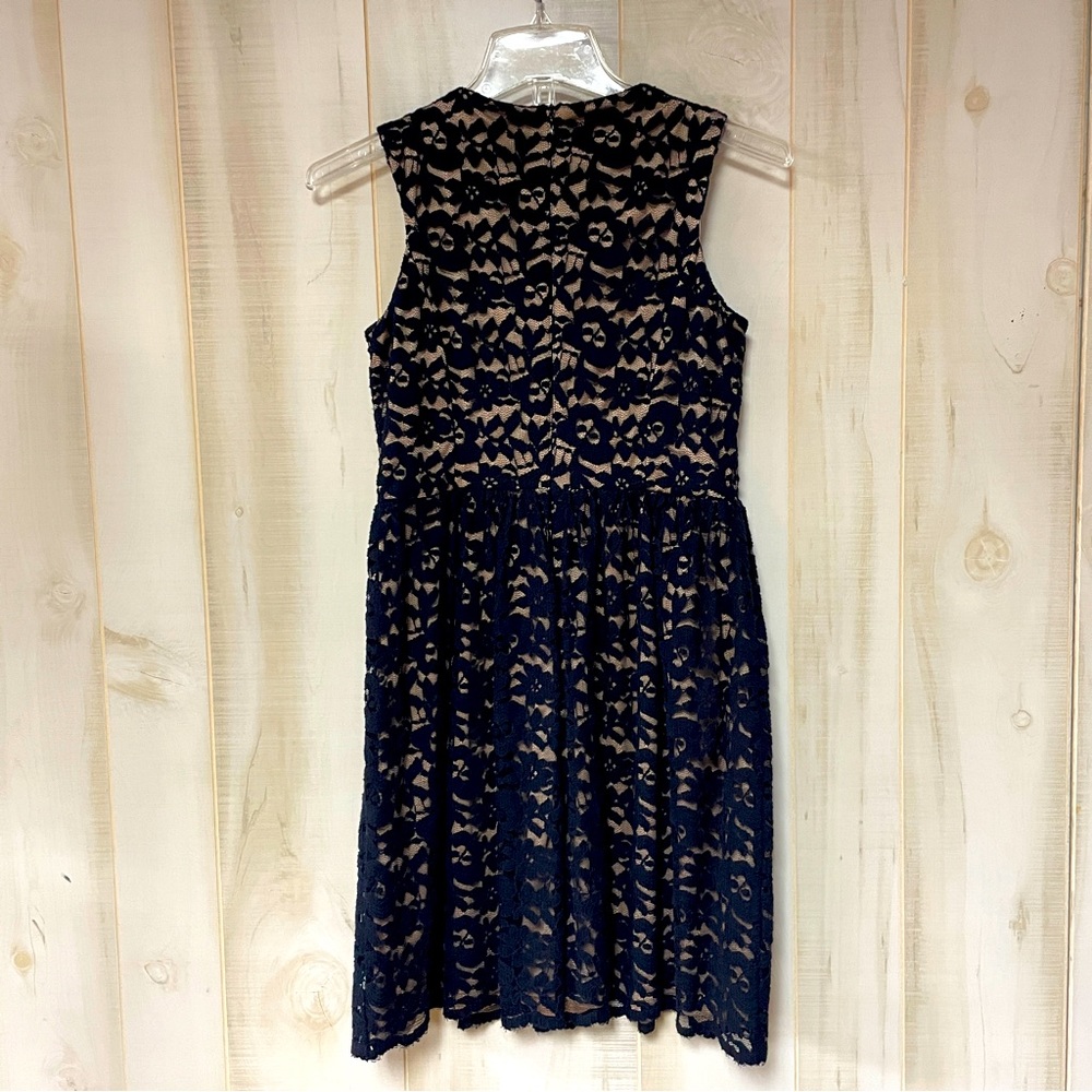 Ivy + Blu Navy Blue And Nude Tan Underlay Lace Fit and Flare Dress Sz 4 - Picture 2 of 5